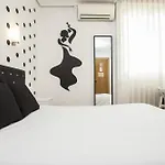 Hotel De La Musica 2*